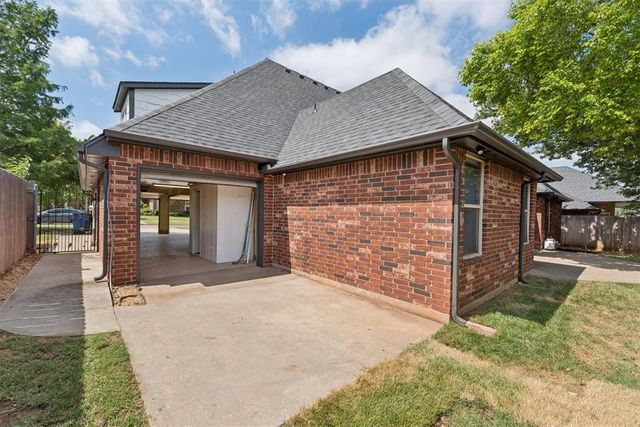 305 E Richmond Terrace, Mustang, OK 73064