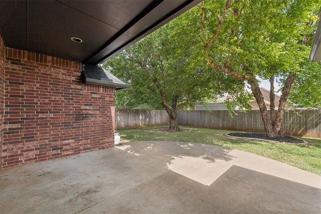 305 E Richmond Terrace, Mustang, OK 73064