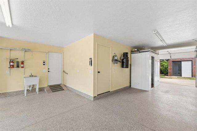 305 E Richmond Terrace, Mustang, OK 73064