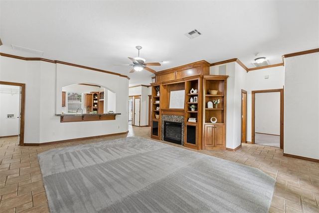 305 E Richmond Terrace, Mustang, OK 73064