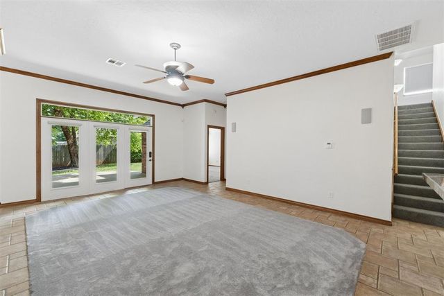 305 E Richmond Terrace, Mustang, OK 73064