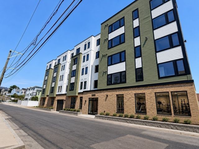 1305 Hyde Park Ave. 213, Boston, MA 02136