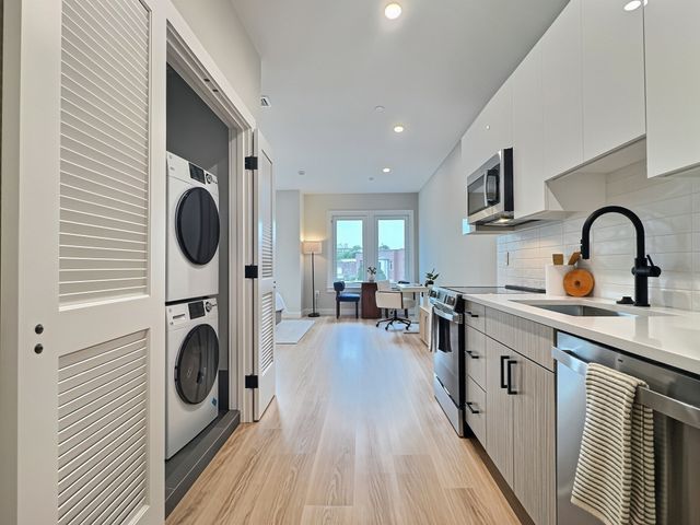 1305 Hyde Park Ave. 213, Boston, MA 02136