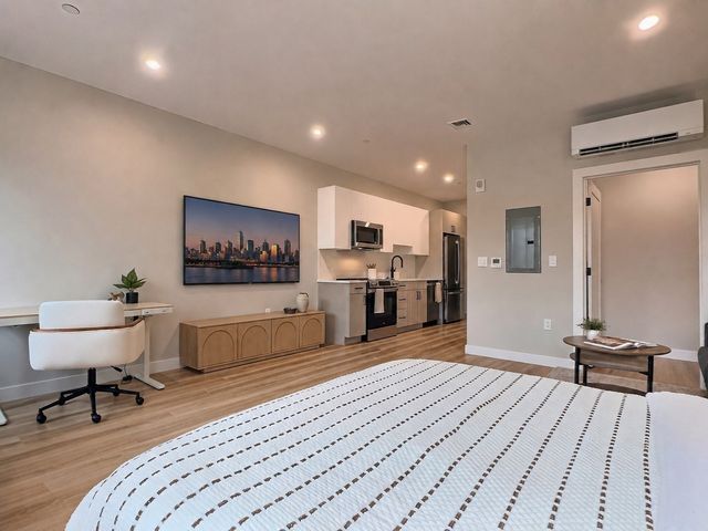 1305 Hyde Park Ave. 213, Boston, MA 02136