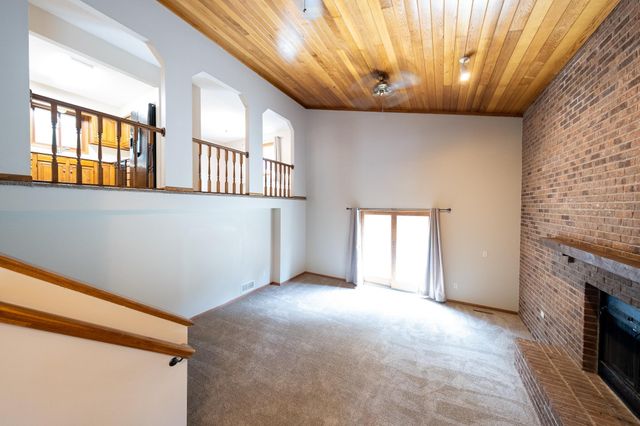 2048 128th Lane NW, Coon Rapids, MN 55448