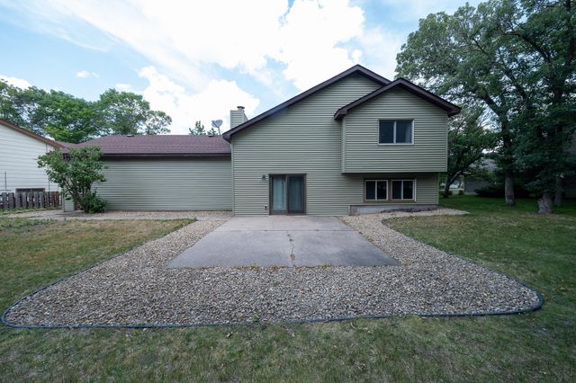 2048 128th Lane NW, Coon Rapids, MN 55448