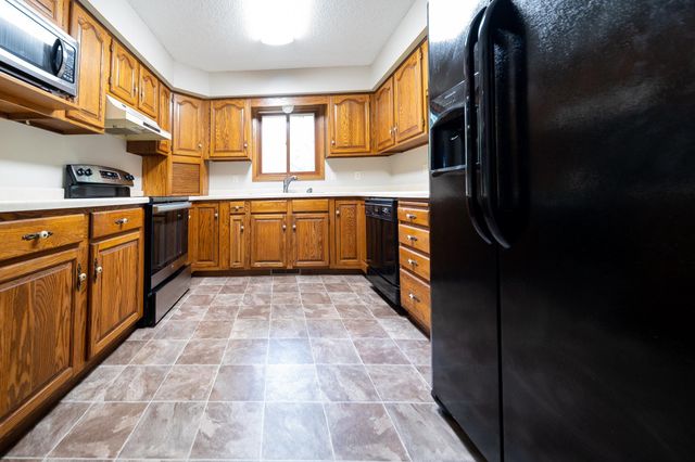 2048 128th Lane NW, Coon Rapids, MN 55448