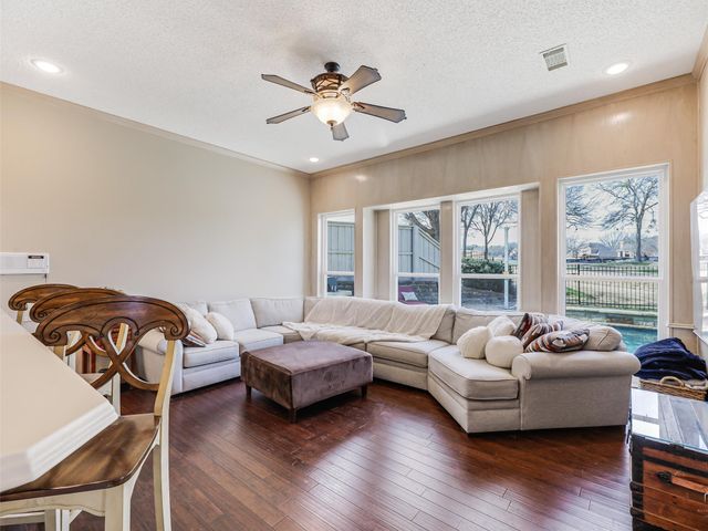 1110 Hills Creek Drive, Mckinney, TX 75072