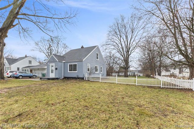 1735 Belton Street, Garden City, MI 48135