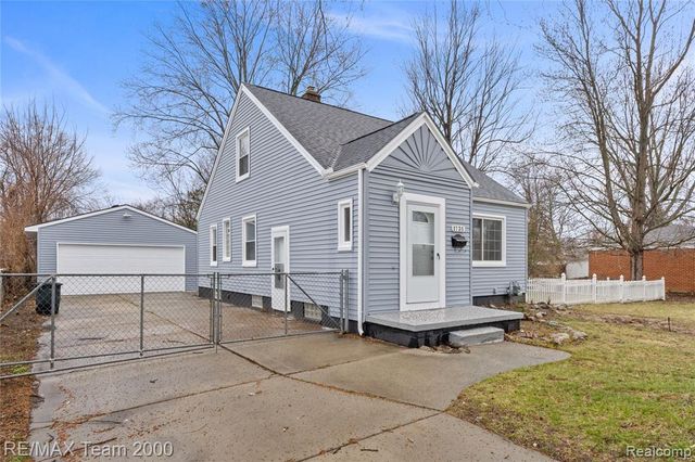 1735 Belton Street, Garden City, MI 48135