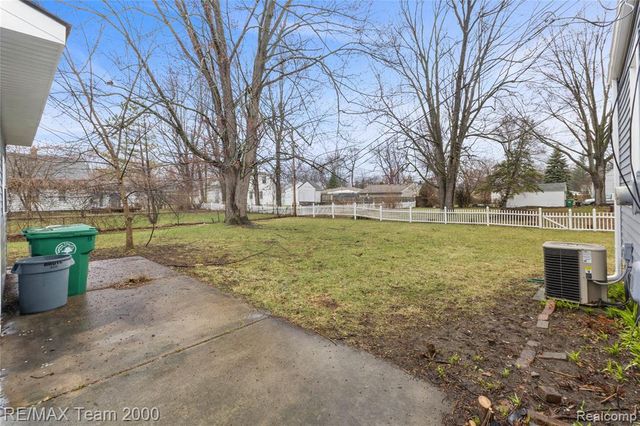 1735 Belton Street, Garden City, MI 48135