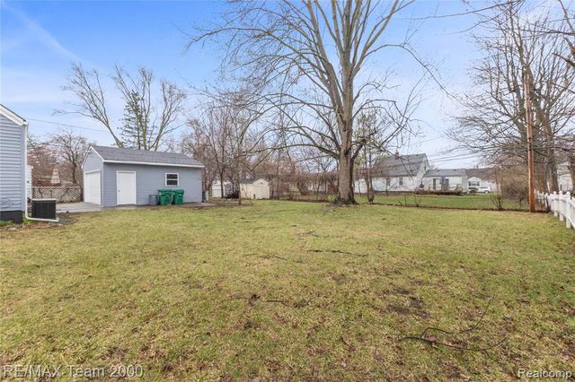 1735 Belton Street, Garden City, MI 48135