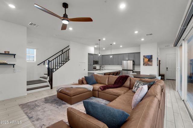 280 E ASTER Drive, Chandler, AZ 85286