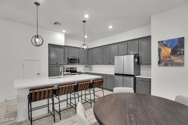 280 E ASTER Drive, Chandler, AZ 85286