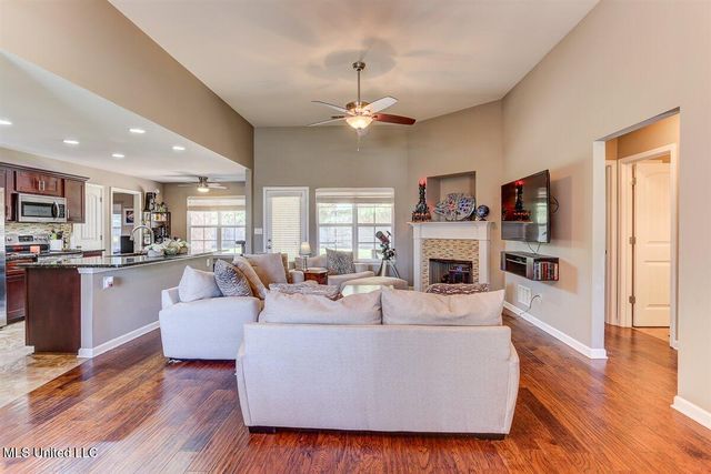 3601 Harvest Tree Drive, Southaven, MS 38672