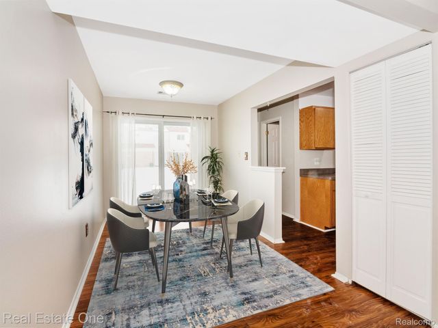 1323 LAUREL VALLEY Drive, Waterford Charter Township, MI 48327