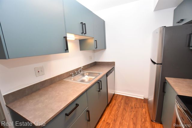 1323 LAUREL VALLEY Drive, Waterford Charter Township, MI 48327