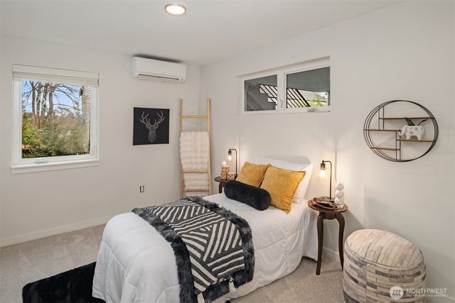 6206 52nd Avenue NE, Seattle, WA 98115