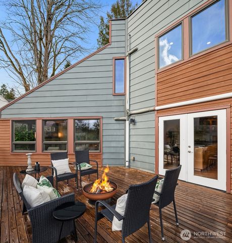 6206 52nd Avenue NE, Seattle, WA 98115