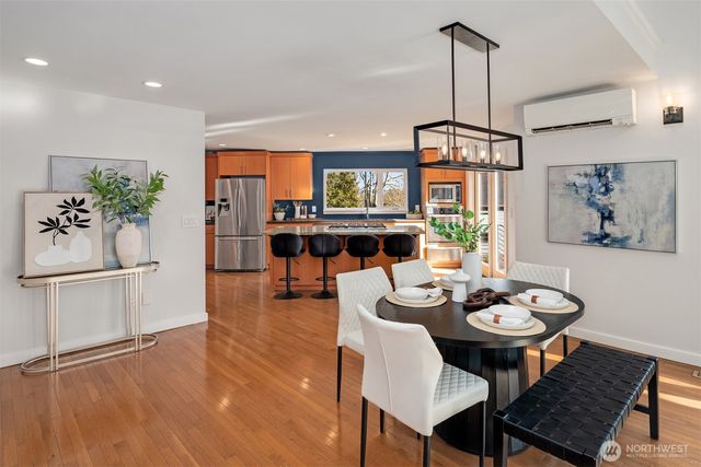 6206 52nd Avenue NE, Seattle, WA 98115