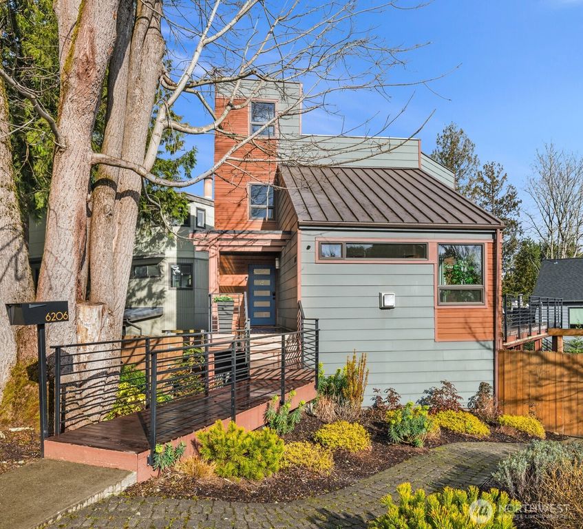 6206 52nd Avenue NE, Seattle, WA 98115