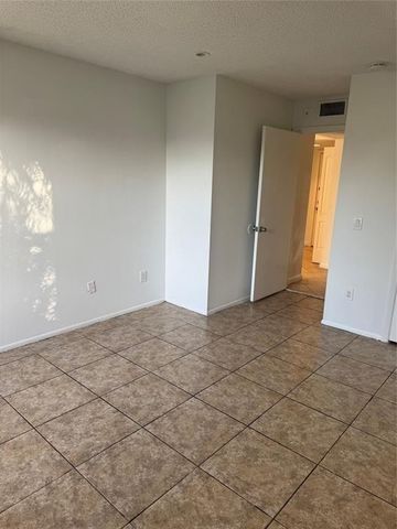 4521 W Mcnab Road 19, Pompano Beach, FL 33069