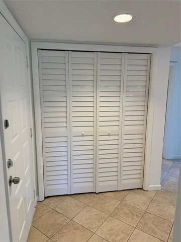 4521 W Mcnab Road 19, Pompano Beach, FL 33069