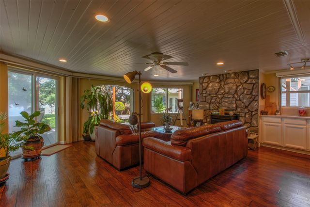 371 County Road 4874, Newark, TX 76071