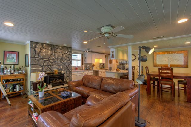 371 County Road 4874, Newark, TX 76071