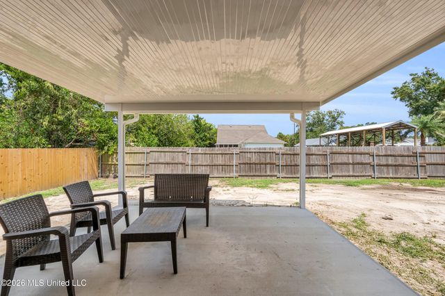 337 Saint George Street, Bay Saint Louis, MS 39520