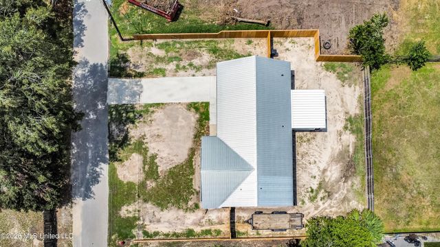 337 Saint George Street, Bay Saint Louis, MS 39520