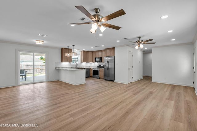 337 Saint George Street, Bay Saint Louis, MS 39520