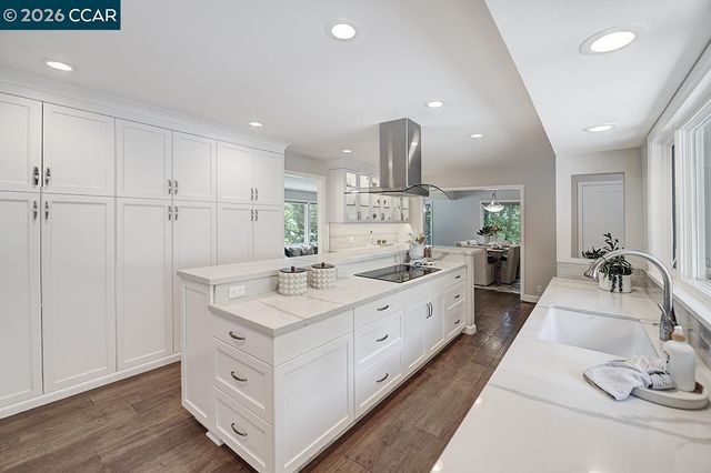 3018 Bradbury Dr, Lafayette, CA 94549