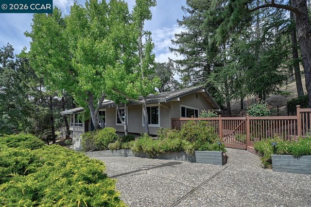 3018 Bradbury Dr, Lafayette, CA 94549