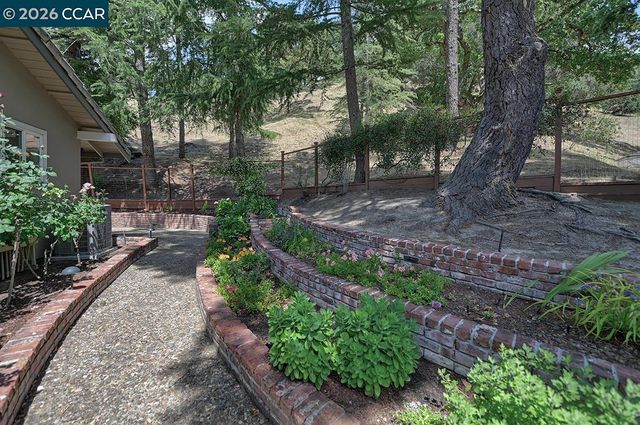 3018 Bradbury Dr, Lafayette, CA 94549