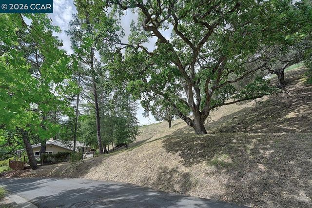 3018 Bradbury Dr, Lafayette, CA 94549