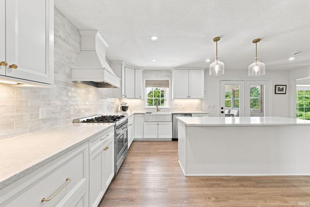2312 Sycamore Hills Drive, Fort Wayne, IN 46814