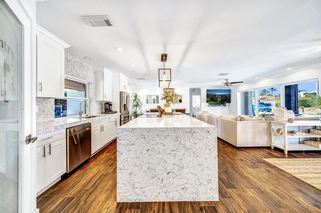 864 Appleby Street, Boca Raton, FL 33487