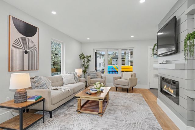 17-19 Drew Road 1, Belmont, MA 02478