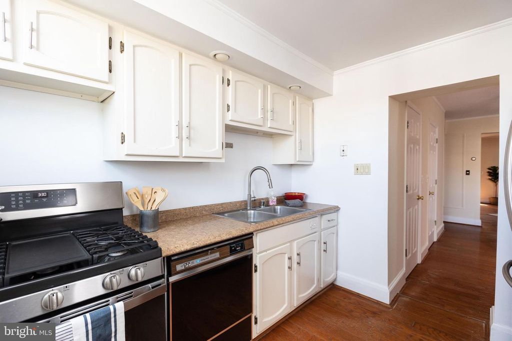 Image 12 of property listing at 3633 ELKADER RD, Baltimore, MD 21218