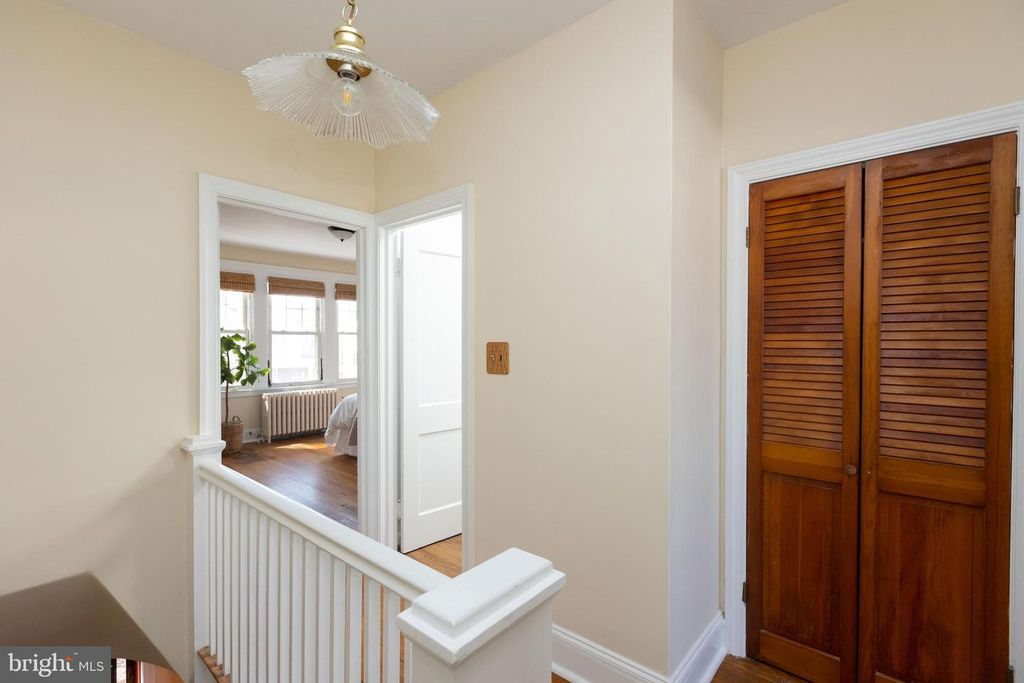 Image 15 of property listing at 3633 ELKADER RD, Baltimore, MD 21218