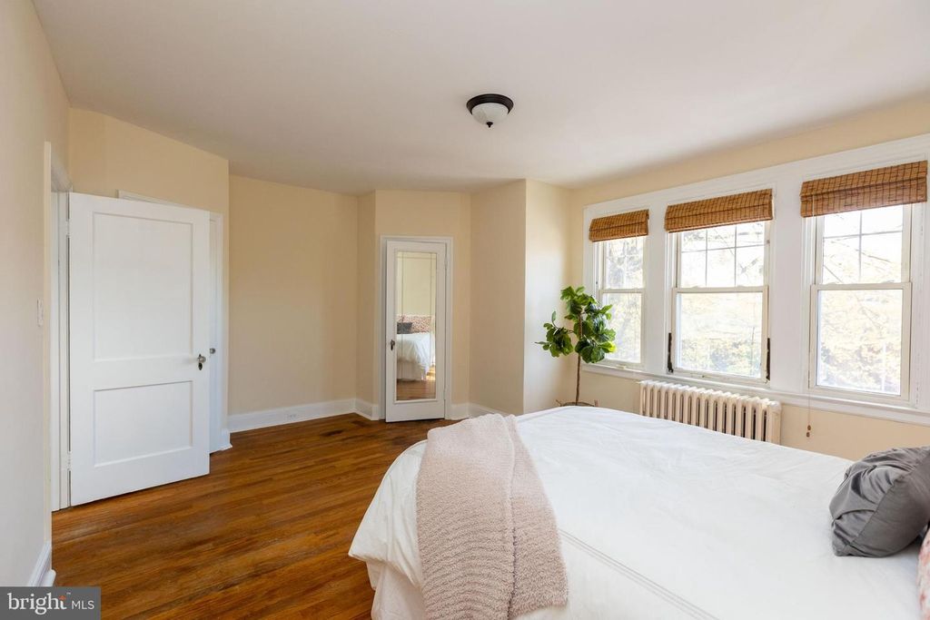 Image 18 of property listing at 3633 ELKADER RD, Baltimore, MD 21218