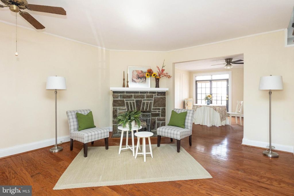 Image 2 of property listing at 3633 ELKADER RD, Baltimore, MD 21218