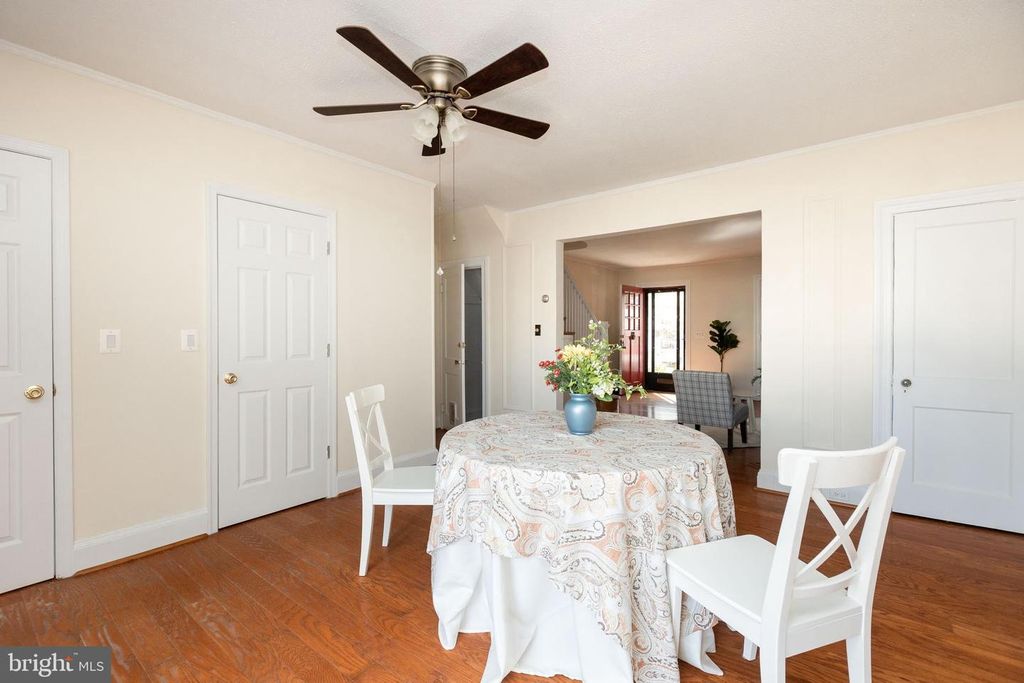 Image 6 of property listing at 3633 ELKADER RD, Baltimore, MD 21218