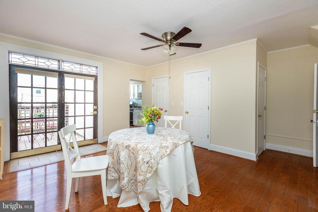 Image 7 of property listing at 3633 ELKADER RD, Baltimore, MD 21218