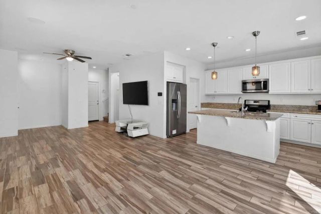31554 Alicante Loop, Winchester, CA 92596