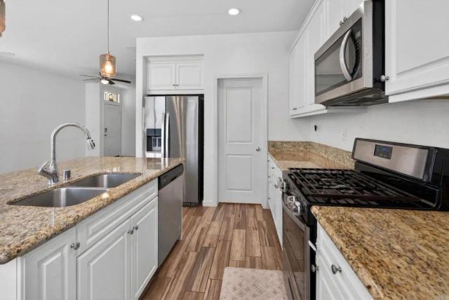 31554 Alicante Loop, Winchester, CA 92596