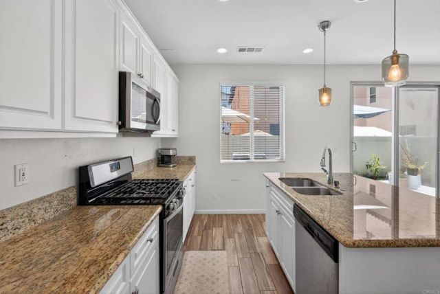 31554 Alicante Loop, Winchester, CA 92596