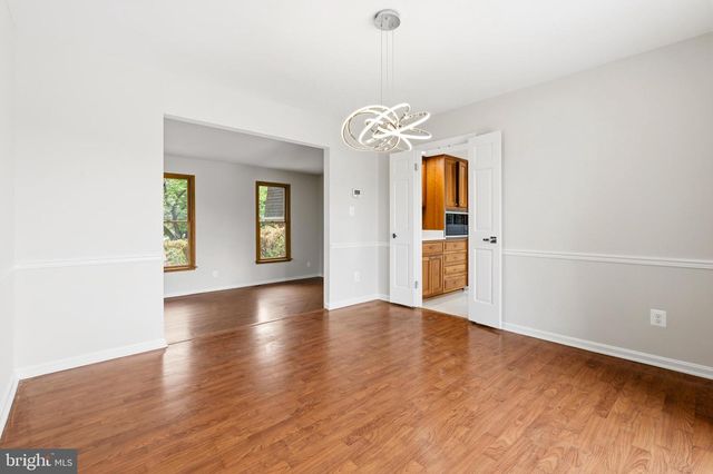 10 DELLCASTLE CT, Gaithersburg, MD 20886
