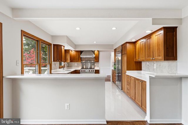 10 DELLCASTLE CT, Gaithersburg, MD 20886